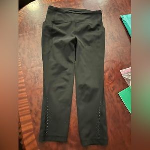 EUC size 6 Lululemon Swift Speed HR Crop